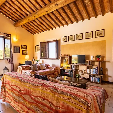 Holiday home Awesome In Volterra